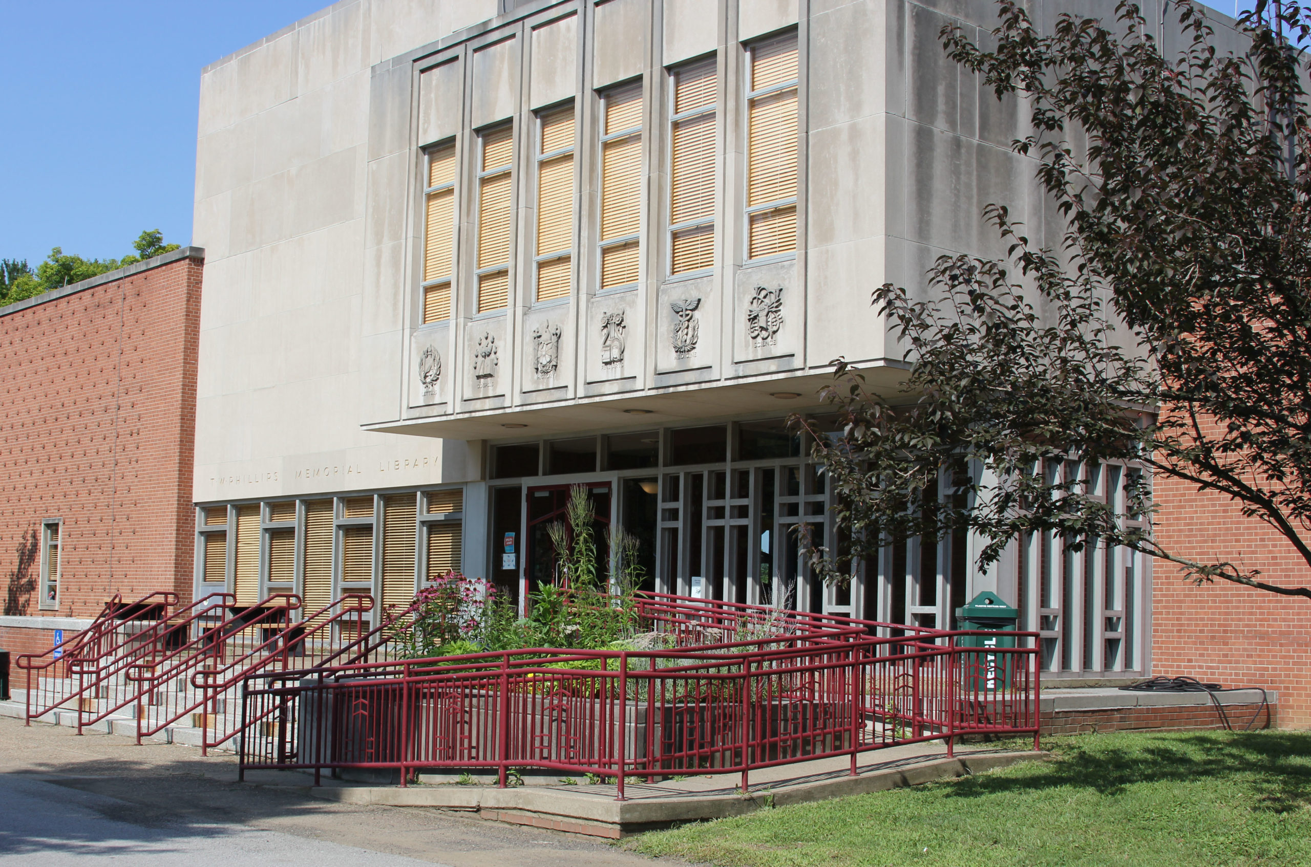 Library Staff Offers Selections for Pandemic Reading Bethany College